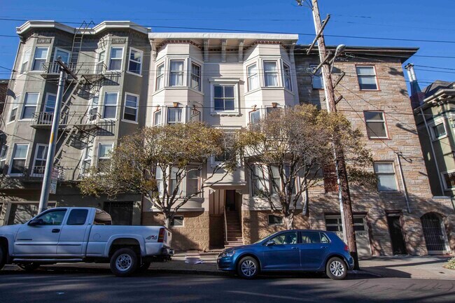 Primary Photo - 1542 Hayes St