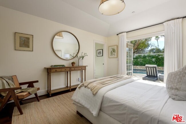 Building Photo - 2760 Sycamore Canyon Rd