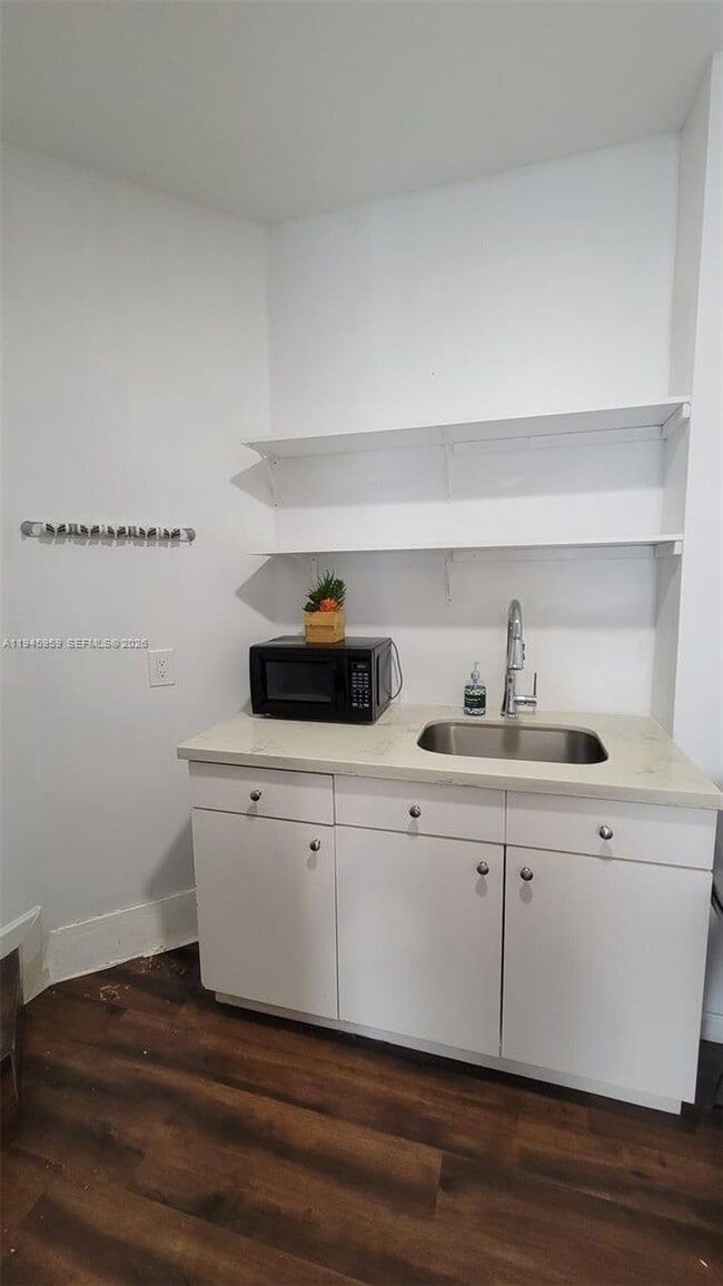 Building Photo - 10172 SW 159th Ave