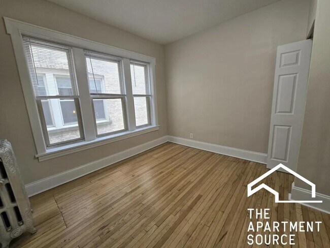 Building Photo - 552 Elmwood Ave