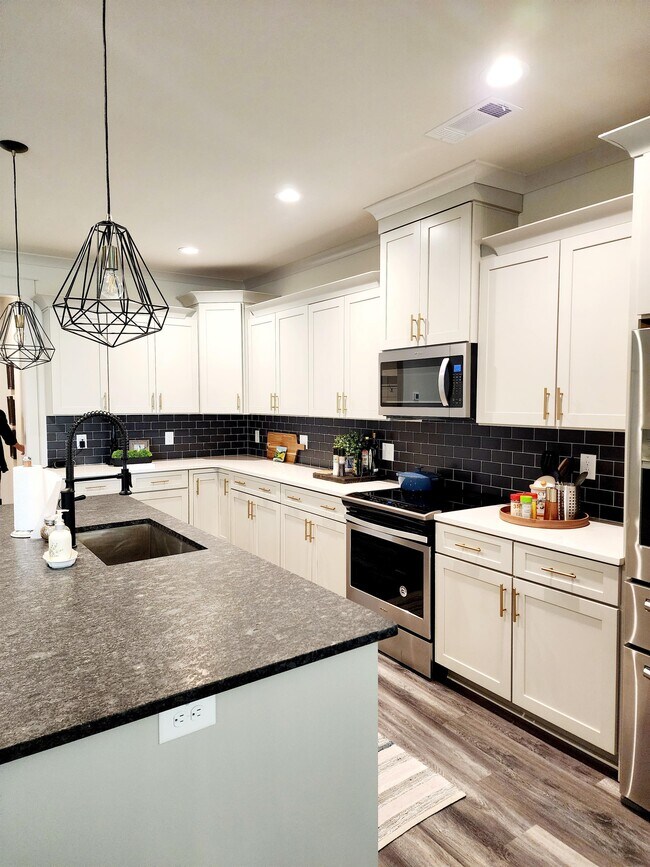 Building Photo - 1151 Hidden Hills Cir