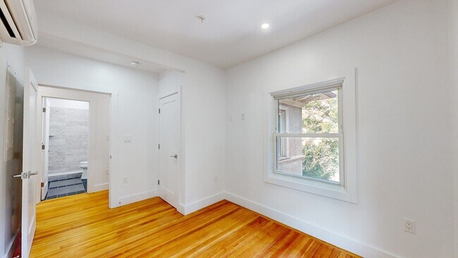 Building Photo - 21 Regent Cir