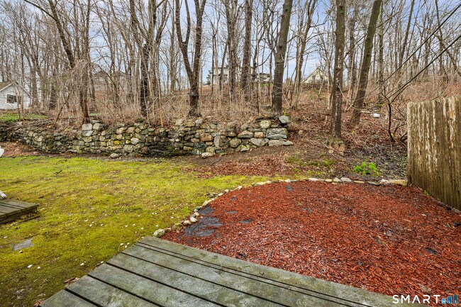 Building Photo - 9 Maple Ave