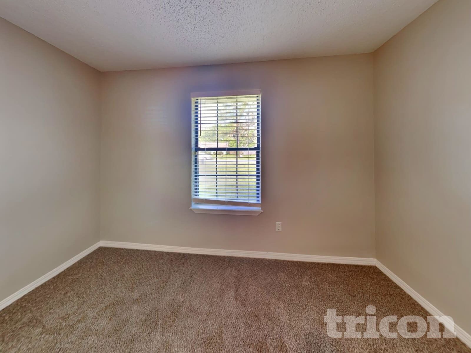 Building Photo - 11931 Marabou Ct S