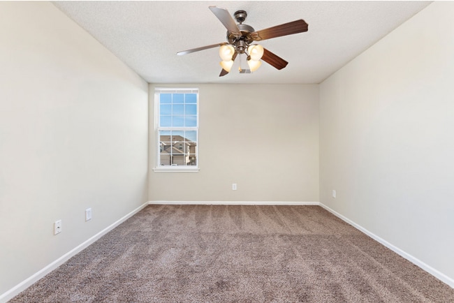 Building Photo - Spacious Two Bedroom Townhome - Available end of February