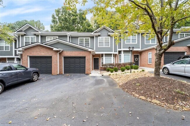 Building Photo - 2680 Pine Tree Rd NE