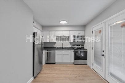 Building Photo - 400 Gallery Ln