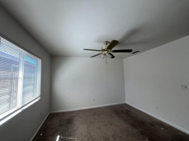 Building Photo - SAC T 1138