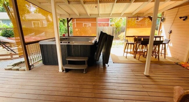 Building Photo - 287 Springcreek Dr