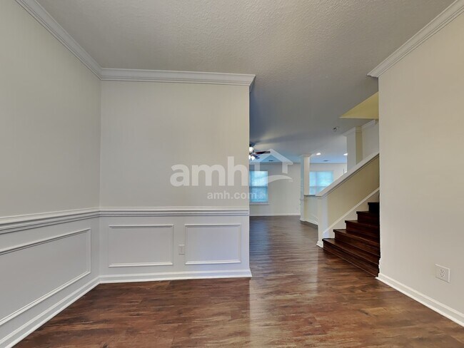 Building Photo - 105 Redrock Ct