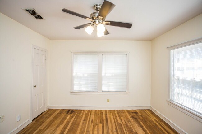 Building Photo - Pre Lease this Tech Terrace Beauty