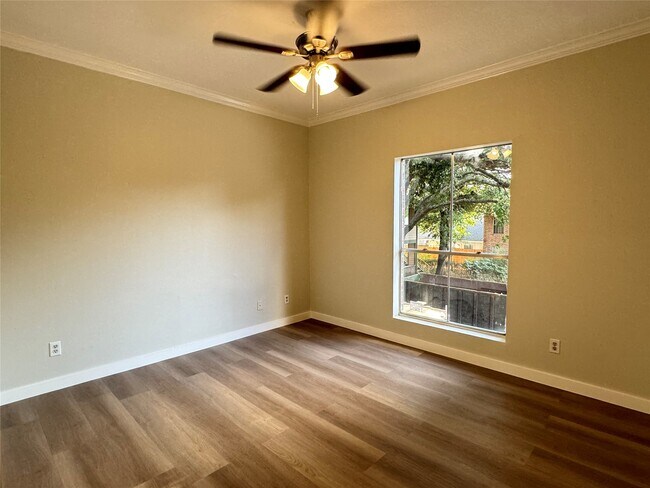 Building Photo - 6500 Harbor Town Dr