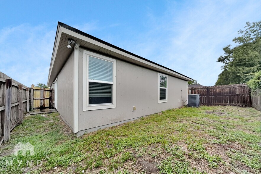 Building Photo - 7352 Townsend Village Ln
