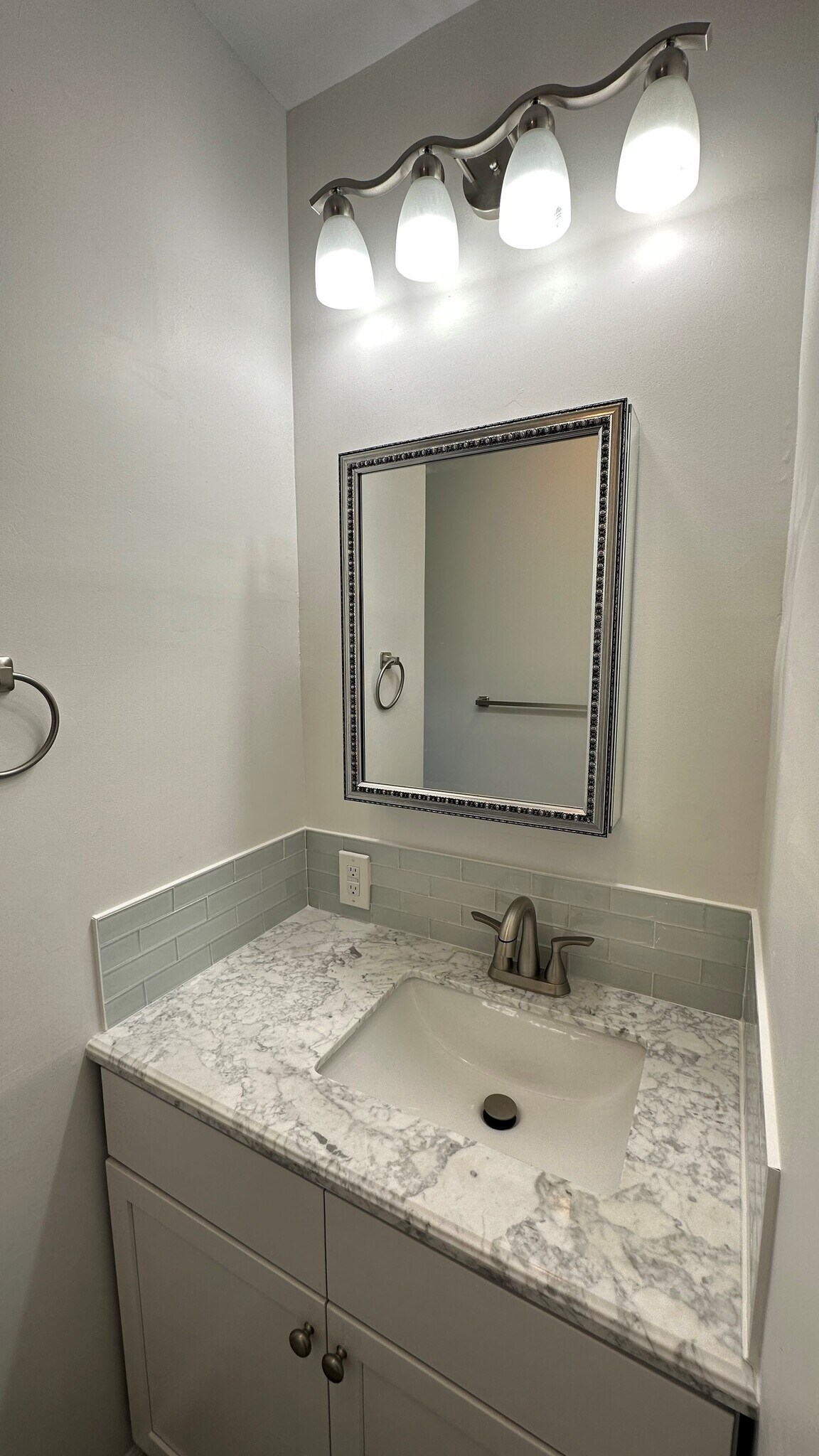 Building Photo - 422 Elbo Ln