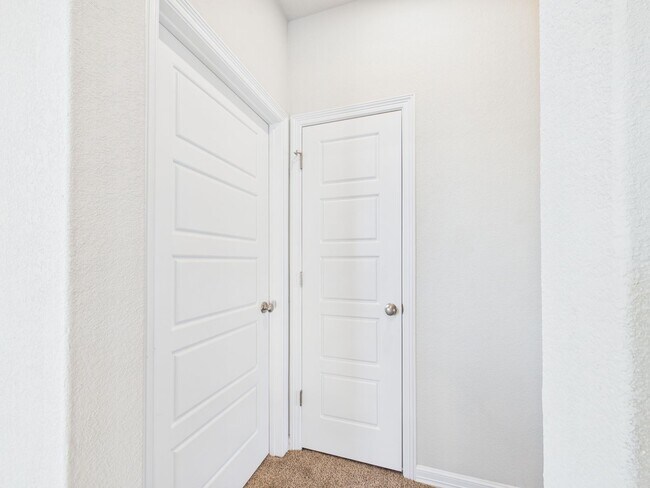 Building Photo - 2505 Meyer Cv