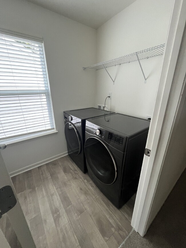 Building Photo - 4028 Centerpiece Ct