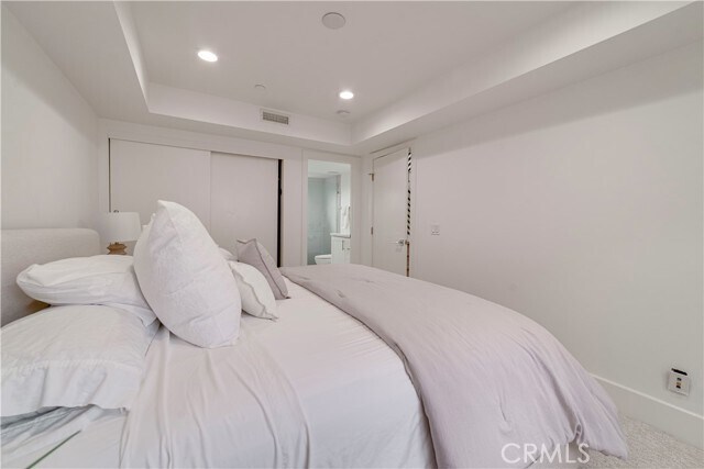 Building Photo - 608 Heliotrope Ave