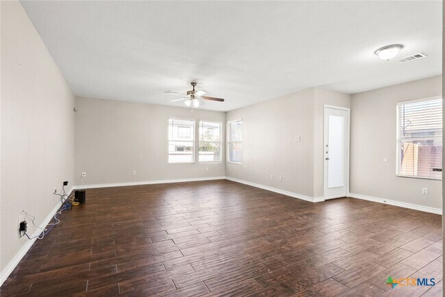 Building Photo - 2409 Riley Dr