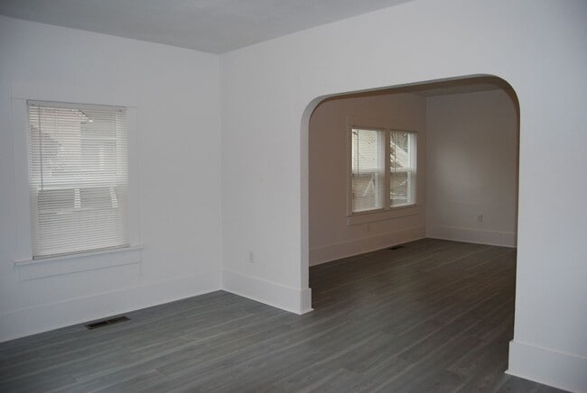 Building Photo - 2BR Home in Forest Grove OR