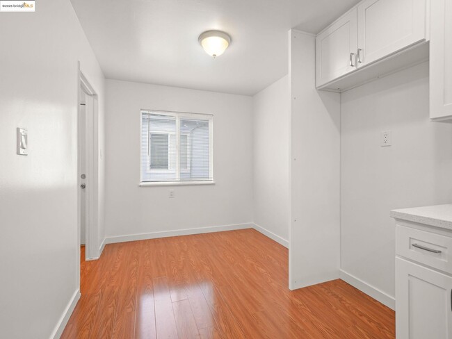 Building Photo - 1274 Terra Ave