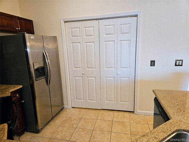 Building Photo - 934 Tower Ridge Cir