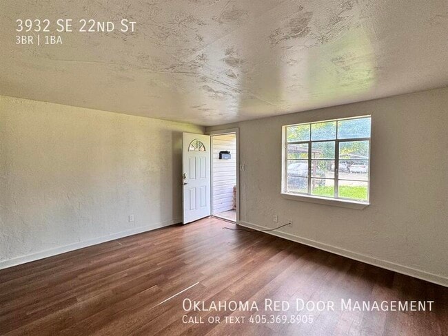 Building Photo - 3932 SE 22nd St