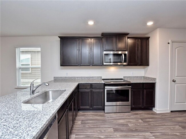 Building Photo - 504 Locksley Cove
