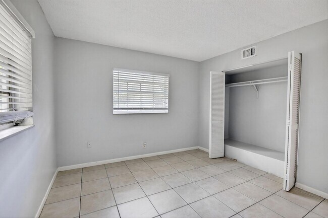 Building Photo - 1490 NW 20th St
