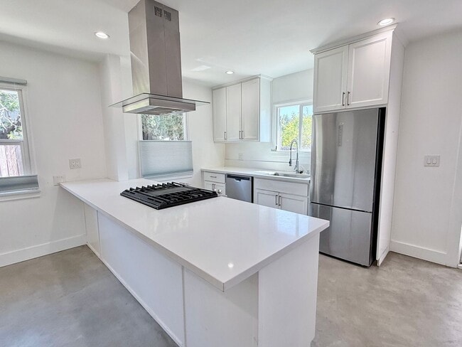 Building Photo - 4232 Verdugo Rd