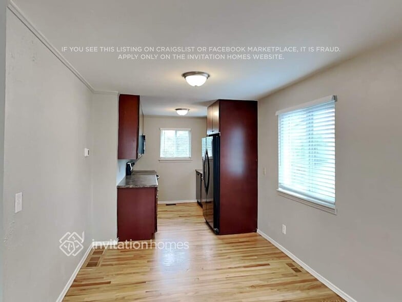 Building Photo - 3884 S Truckee Ct