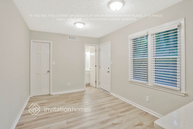 Building Photo - 349 Charmers Way SW