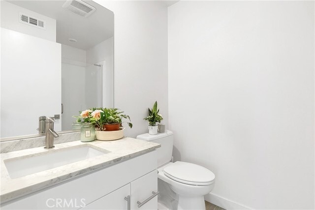 Building Photo - 2700 E Chaucer St