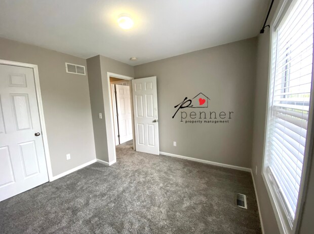 Building Photo - 2207 Cherokee Dr