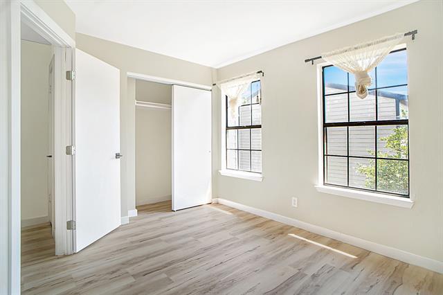 Building Photo - 618 W Collins St