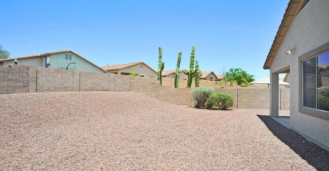 Building Photo - Priced right in Dove Mountain. Fresh & cle...