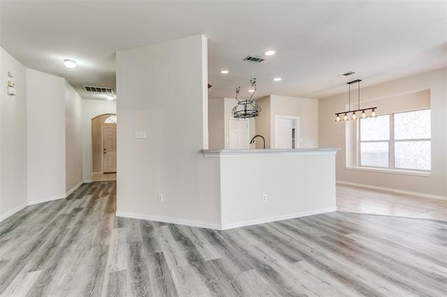 Building Photo - 2605 Silver Hill Dr