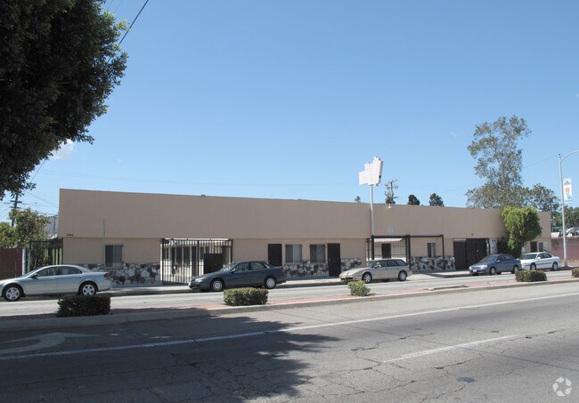Building - 2104 E Compton Blvd