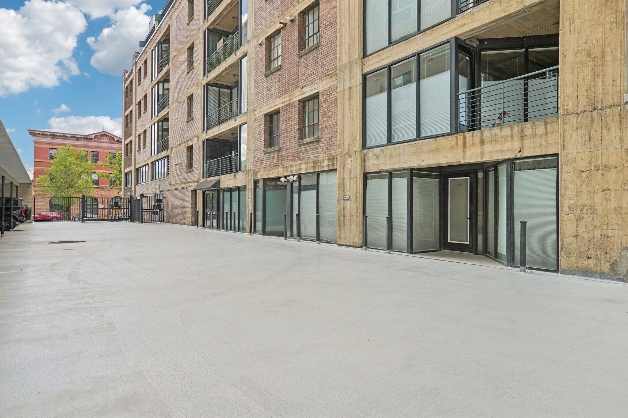Building Photo - 380 W 200 S