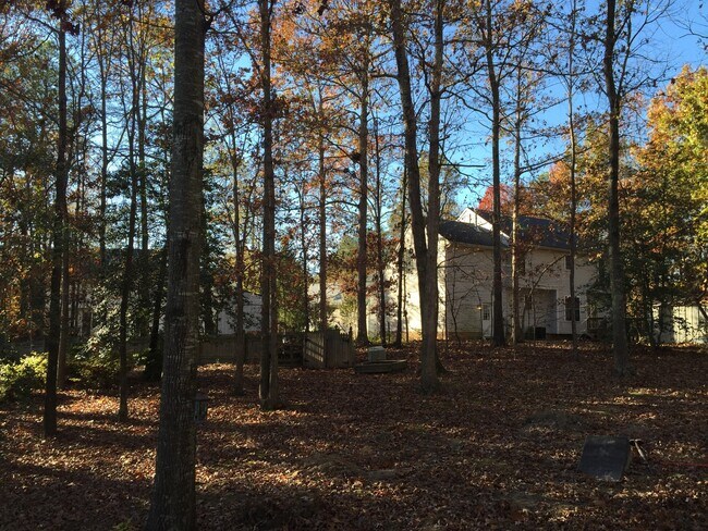 Building Photo - 5633 Lake Sharon Dr