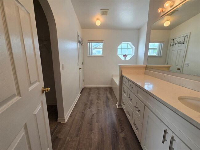 Building Photo - 6306 Gondola Dr