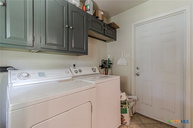 Building Photo - 133 Algarita Rd