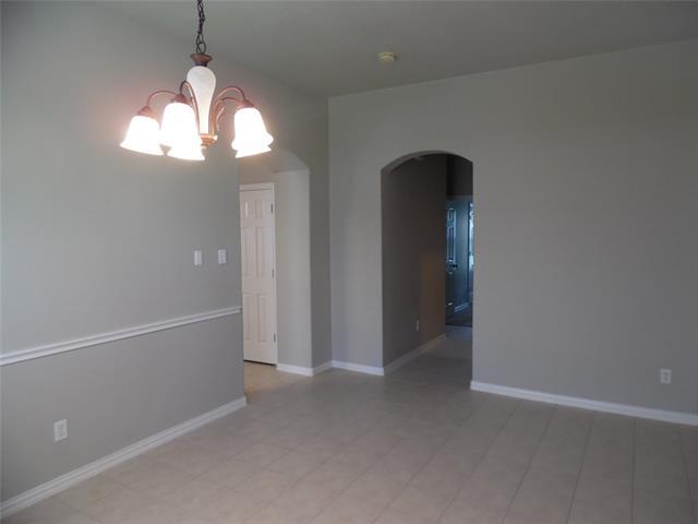 Building Photo - 8572 Davis Dr