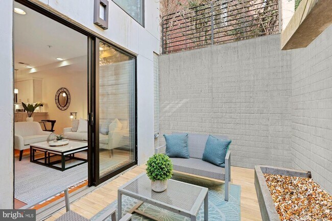 Building Photo - 2140 Wisconsin Ave NW