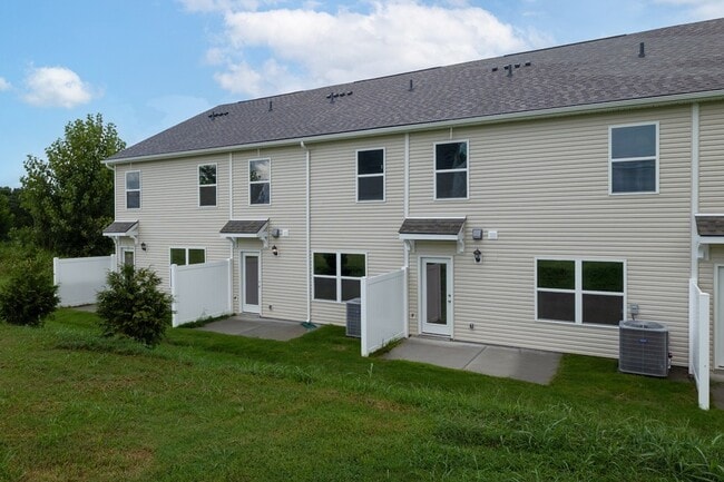 Building Photo - 128 Mattie Ct