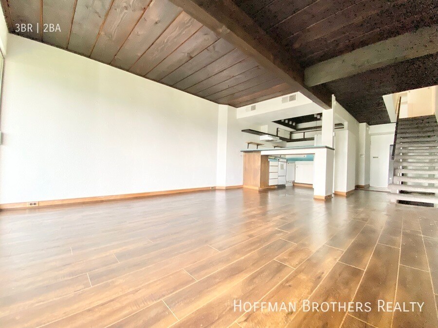 Building Photo - 2342 Silver Ridge Way