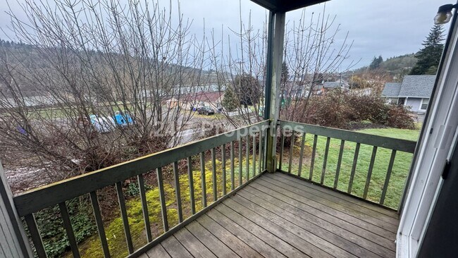 Building Photo - 2BD I 1BA - Oregon City