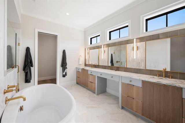 Building Photo - 2959 Sunset Blvd