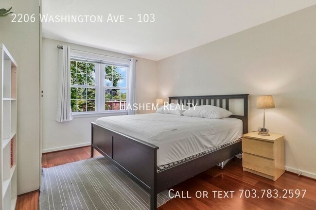 Building Photo - 2206 Washington Ave