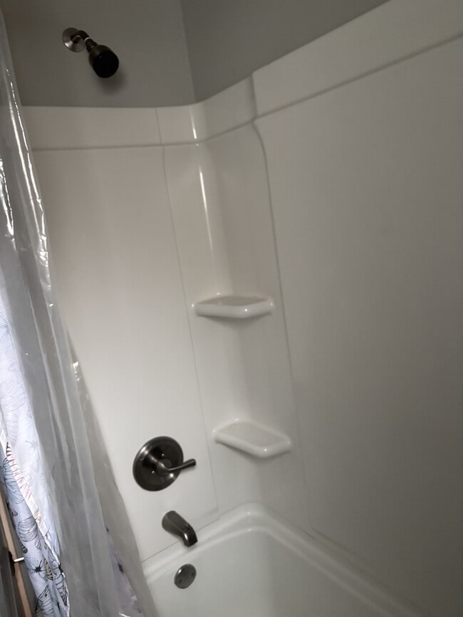 Building Photo - 2 S Vine St