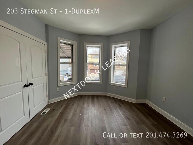 Building Photo - 203 Stegman St